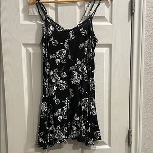 Like New, Womens Black and White Medium Floral Dress